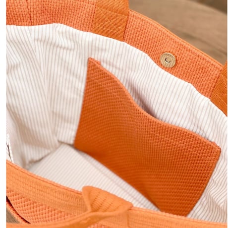 再入荷！！数量限定　UNIVERSALトート ORANGE
