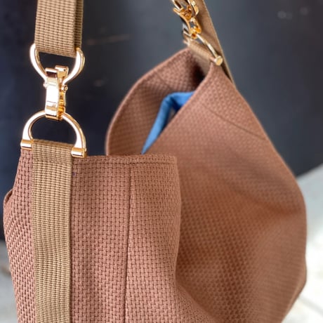 新作Round camel