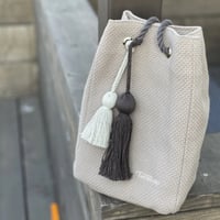 STRING グレージュ ※タッセルチャーム2個付
