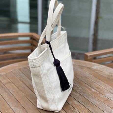 UNIVERSALトート数量限定IVORY ※ネイビー刺繍