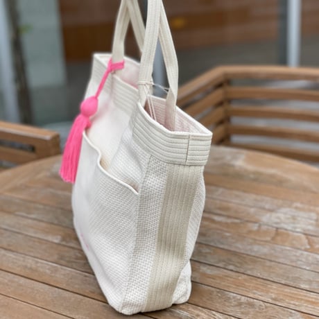 UNIVERSALトート数量限定IVORY※ピンク刺繍