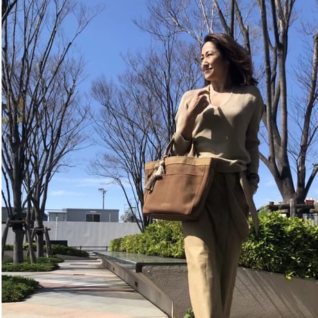UNIVERSALトートバッグ キャメル　※タッセルチャーム付