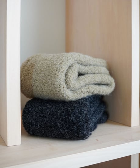 YULA /  HAND KNIT MUFFLER (2 COLORS)