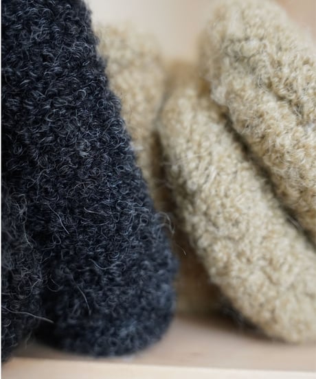 YULA /  HAND KNIT MUFFLER (2 COLORS)