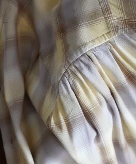 JöICEADDED / Tucked Sleeve Zigzag Shirt (2 COLORS)