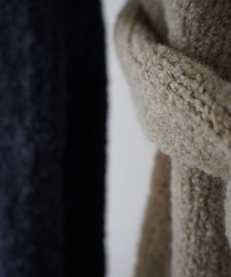 YULA /  HAND KNIT MUFFLER (2 COLORS)