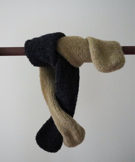 YULA /  HAND KNIT MUFFLER (2 COLORS)