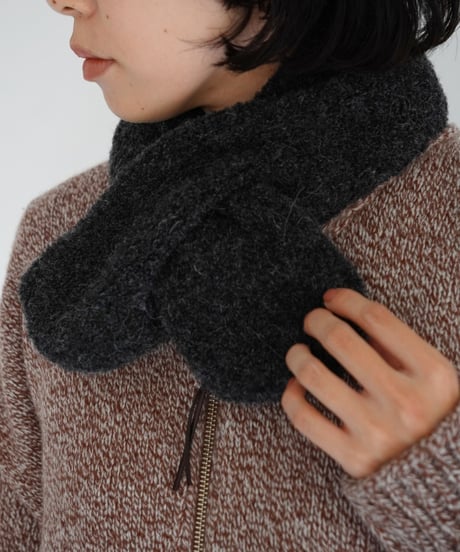 YULA /  HAND KNIT MUFFLER (2 COLORS)