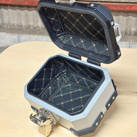 アルミ製汎用トップケース　８L