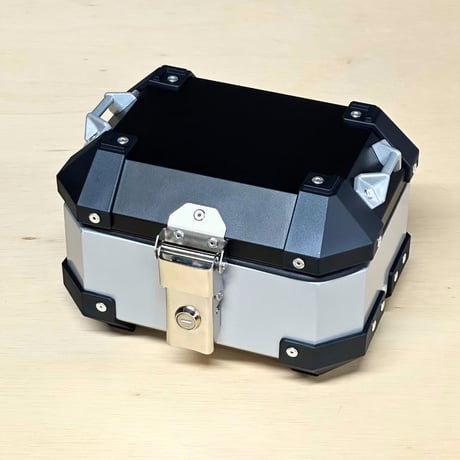アルミ製汎用トップケース　８L