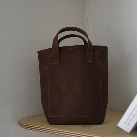 <holk>045 tote ① by this is a(n) / brown