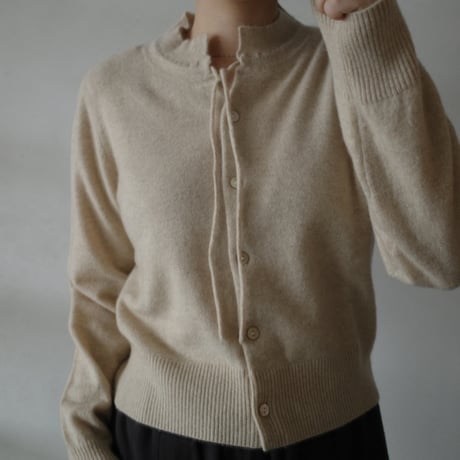 <BISOWN>CASHMERE FRILL CARDIGAN (BEIGE)