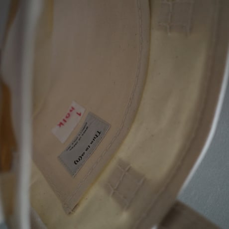 <holk>045 tote ① by this is a(n) / brown