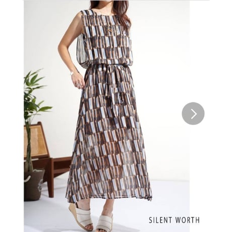 シフォン総柄レイヤードブラウジングワンピース、9790円、[セール]