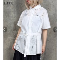 モード穴あきレース切替デザインベルト付ブラウス、9790円.[セール]