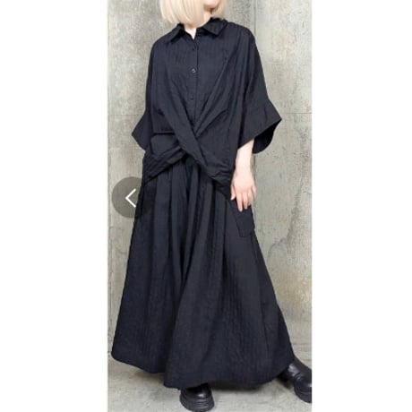 [3回目ラス入荷]モードシャドーストライプ楊柳衿付き前クロスストラップセットアップ可能、ブラック