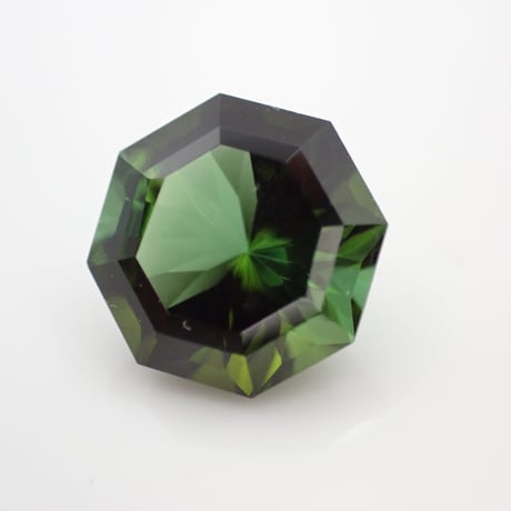 グリーン トルマリン 7mm アトリア カット ルース　シミズ貴石