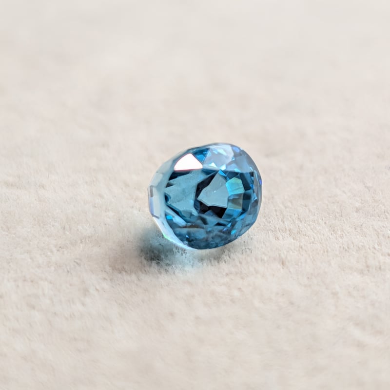 ブルージルコン 2.17ct 6.24×5.43mm オーバルカット ルース | 鈴木屋byJ