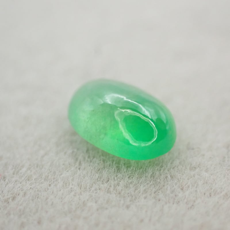 透明度高！】ミャンマー産 翡翠 0.324ct 5.2×3.5mm オーバル