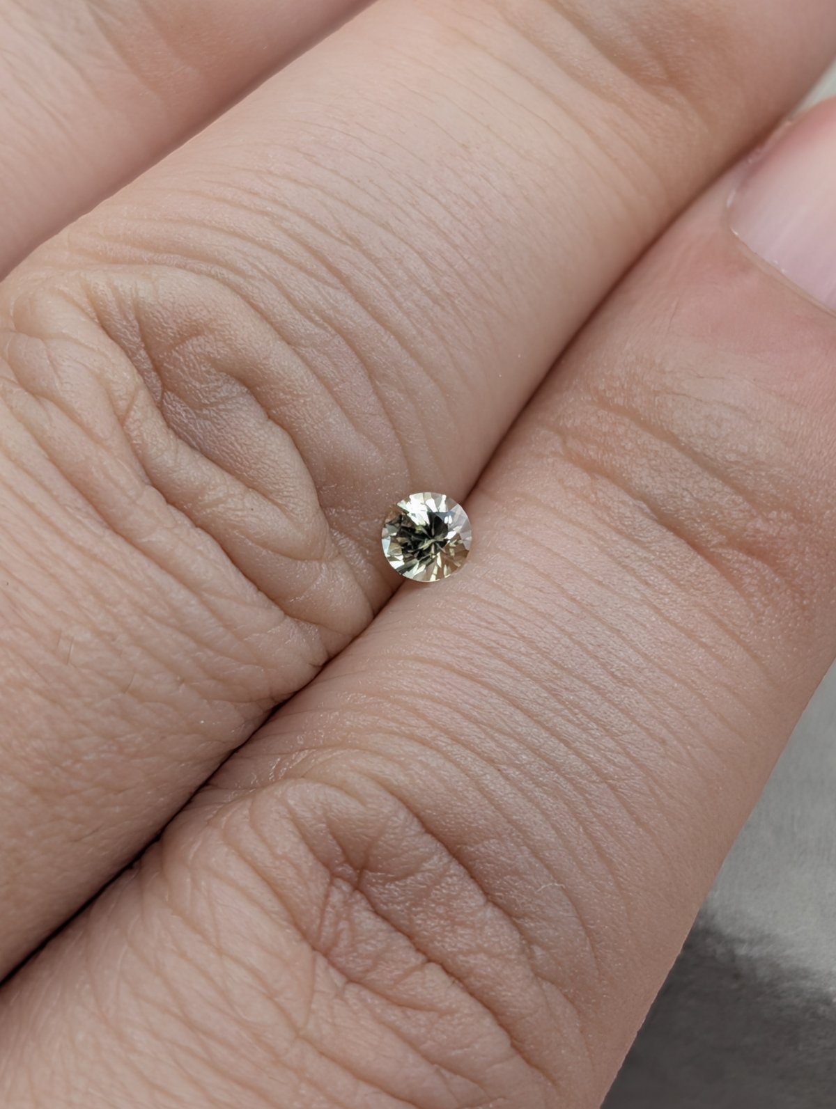 モンタナサファイア 0.20ct 3.46mm ラウンドカット ルース | 鈴木屋