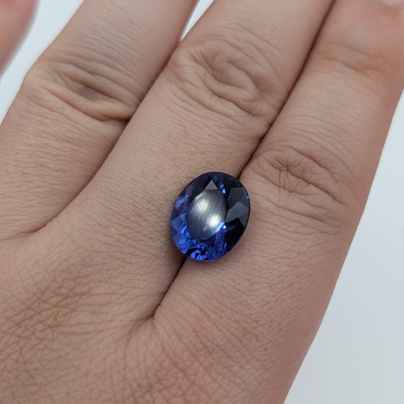 カラーチェンジ フローライト 7.12ct 13.2×11.0mm オーバルカット
