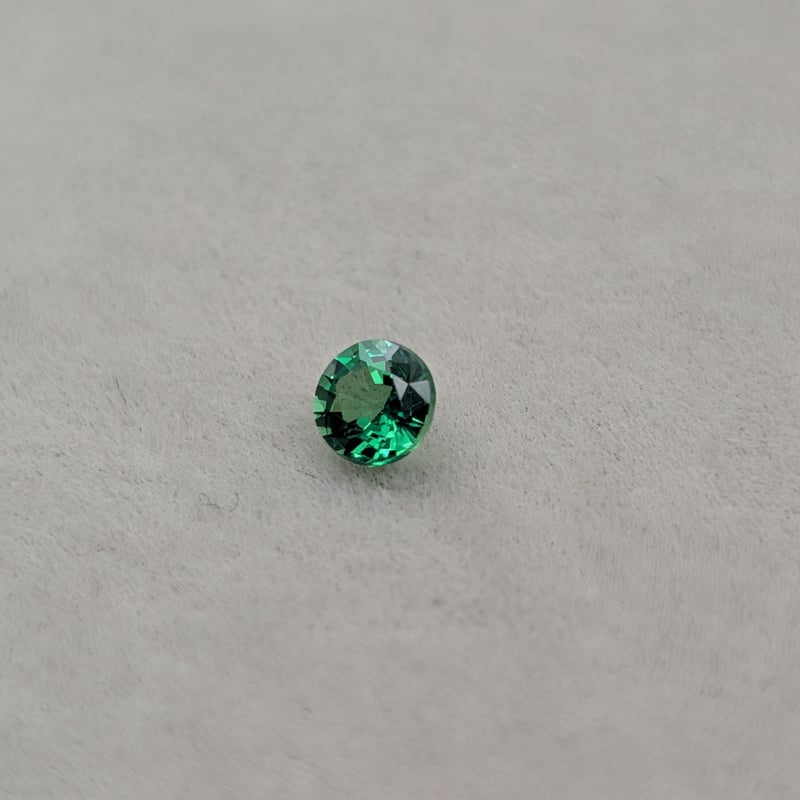 グリーンガーネット 0.23ct 3.53mm ラウンドカット ルース | 鈴木屋