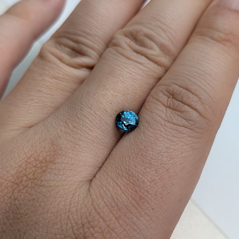 ブルージルコン 1.64ct 5.84mm ラウンドカット ルース | 鈴木屋byJOA STORE