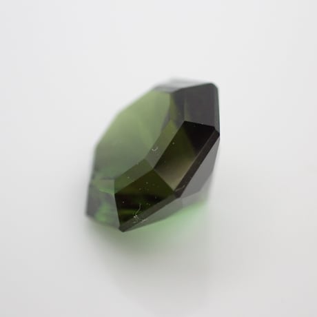 グリーン トルマリン 7mm アトリア カット ルース　シミズ貴石