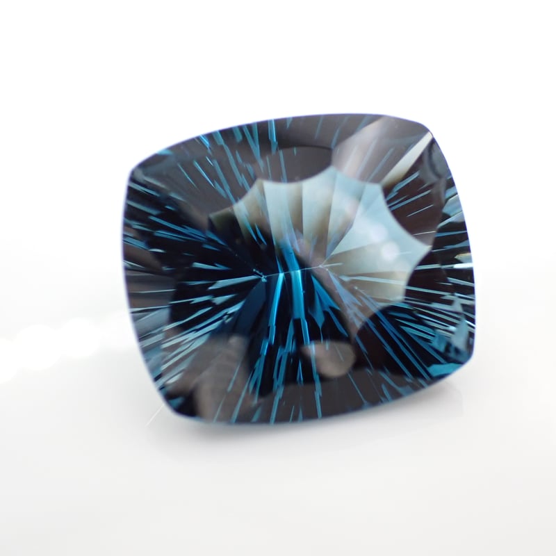 ロンドン ブルー トパーズ 15.30ct 16.61×14.46mm クッション