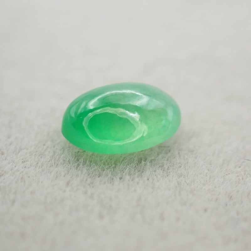 ミャンマー産翡翠　円 透明度高！】ミャンマー産 翡翠 0.324ct 5.2×3.5mm オーバル