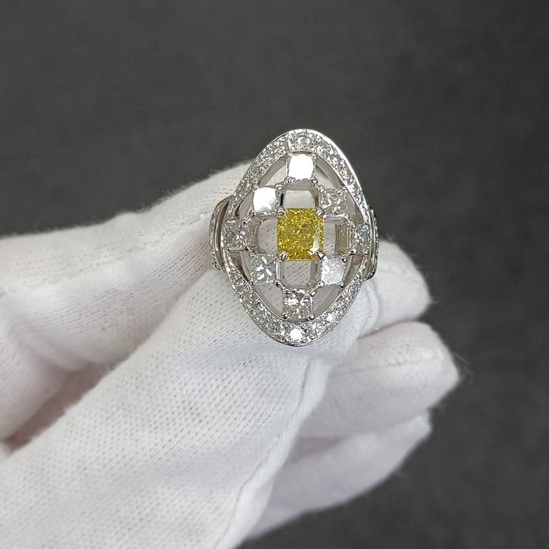 CGL鑑定書付】PTイエローダイヤモンド 1.00ct FANCY VIVID YELLOW