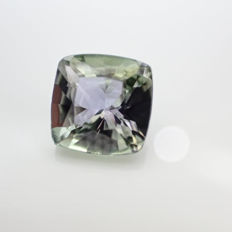 ゾイサイト 1.31ct 6.48×6.43mm クッション カット ルース