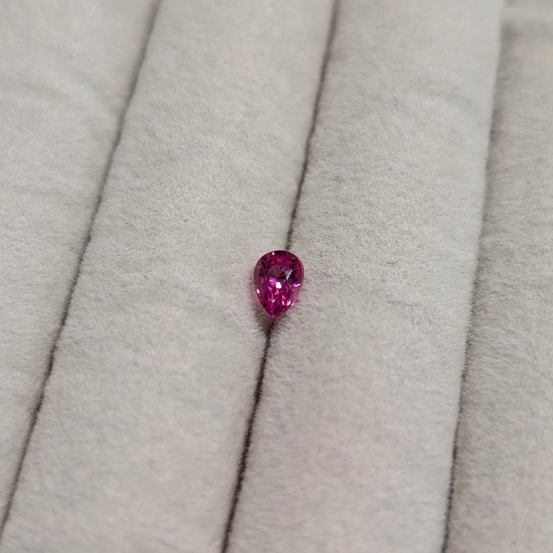 ピンクスピネル 0.52ct 5.28×3.70mm ペアシェイプ ルース | 鈴木屋byJO