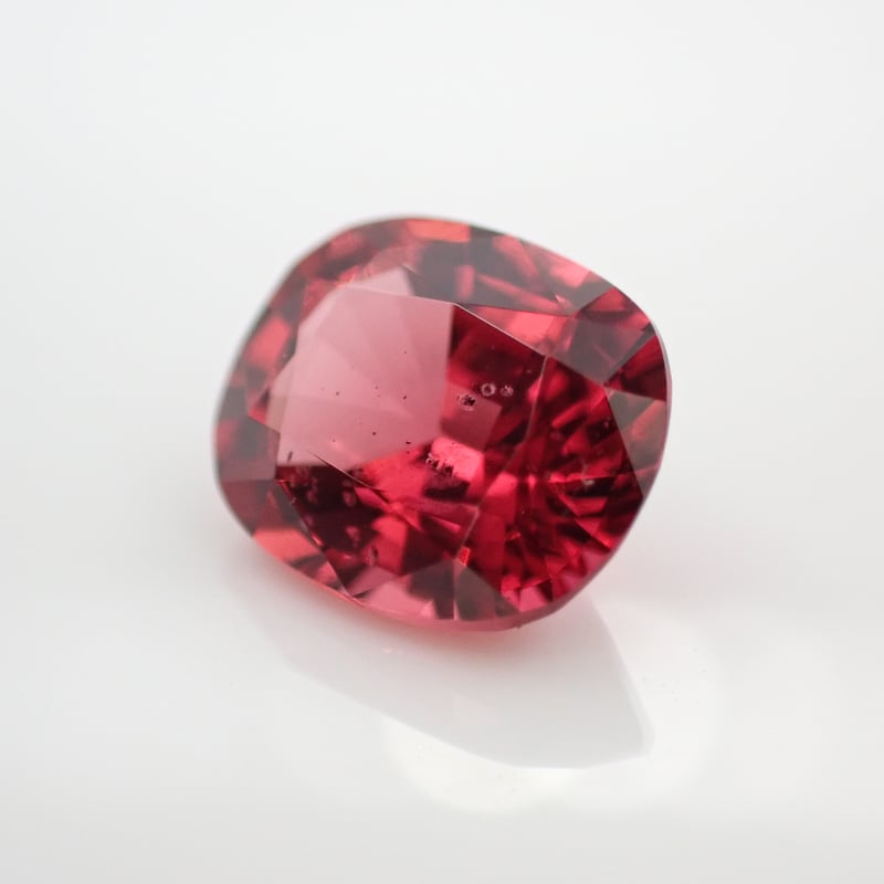 オレンジィレッドスピネル 0.75ct 6.03×5.04mm クッションカットルース