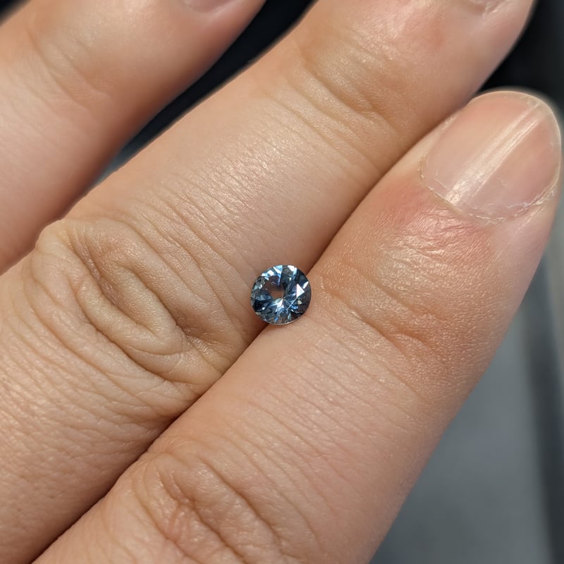 モンタナサファイア 0.52ct 4.98mm ラウンドカット ルース | 鈴木屋