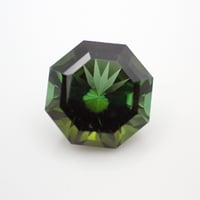 グリーン トルマリン 7mm アトリア カット ルース　シミズ貴石