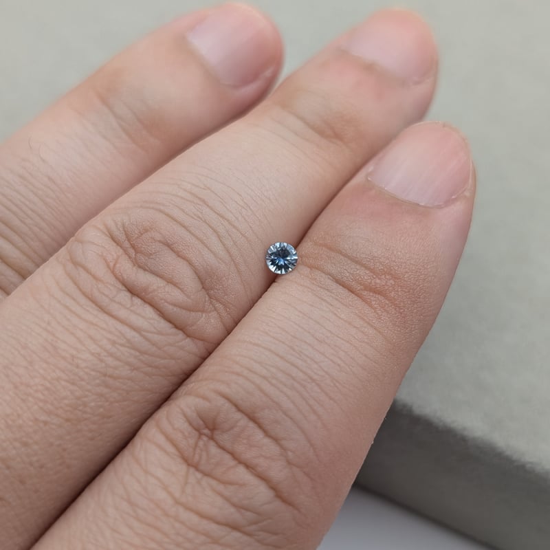 モンタナサファイア　K10YG モンタナサファイア 0.15ct 3.2mm ラウンドカット ルース | 鈴木屋