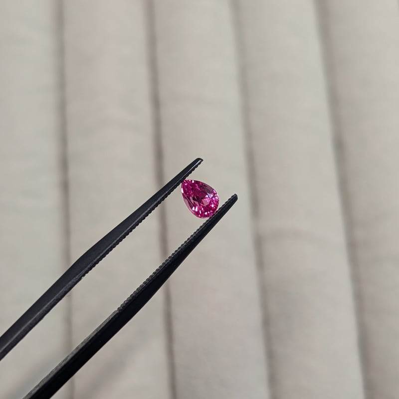 ピンクスピネル 0.52ct 5.28×3.70mm ペアシェイプ ルース | 鈴木屋byJO