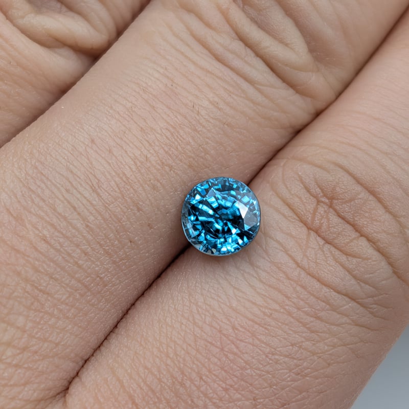 ブルージルコン 2.85ct 7.07mm ラウンドカット ルース | 鈴木屋byJOA STORE