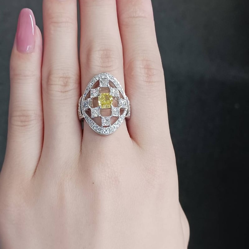 CGL鑑定書付】PTイエローダイヤモンド 1.00ct FANCY VIVID YELLOW