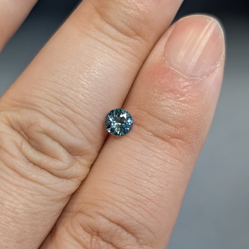モンタナサファイア 0.59ct 4.92mm ラウンドカット ルース | 鈴木屋