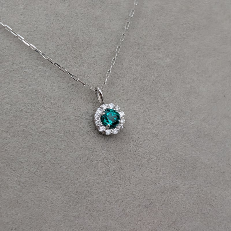 PT900エメラルド 0.05ct ダイヤモンド 0.03ct 37+3cm ネックレス |