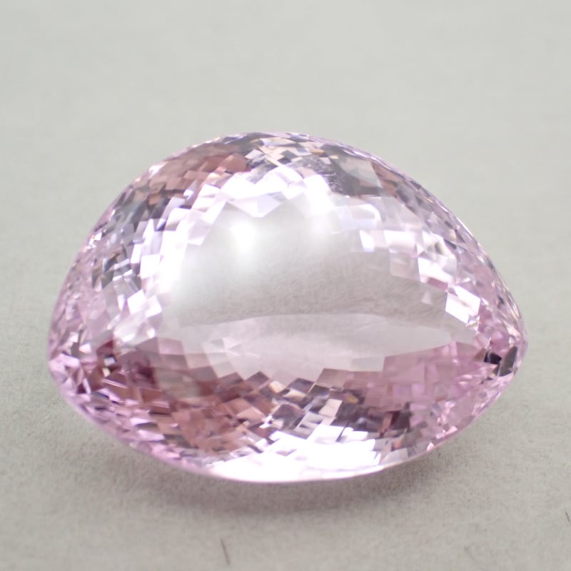 GGSJソ】特大クンツァイト 90.529ct 31.88×23.33㎜ 変形カット ルース