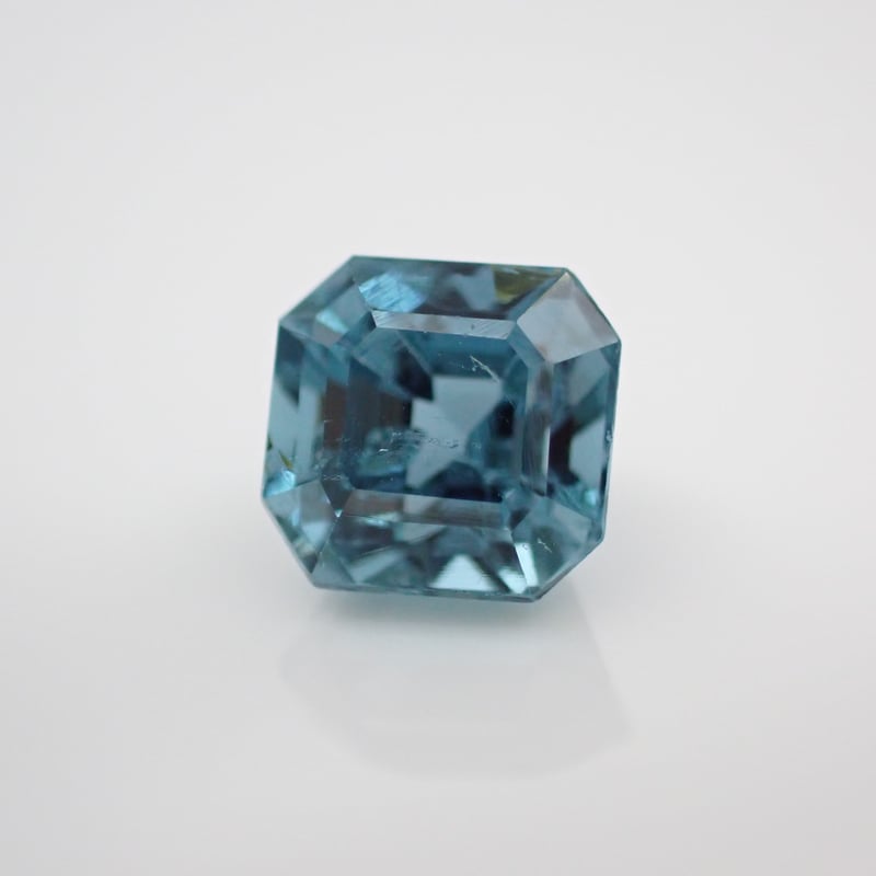 ブルートルマリン 0.86ct 5.24×5.05mm オクタゴンカットルース | 鈴木
