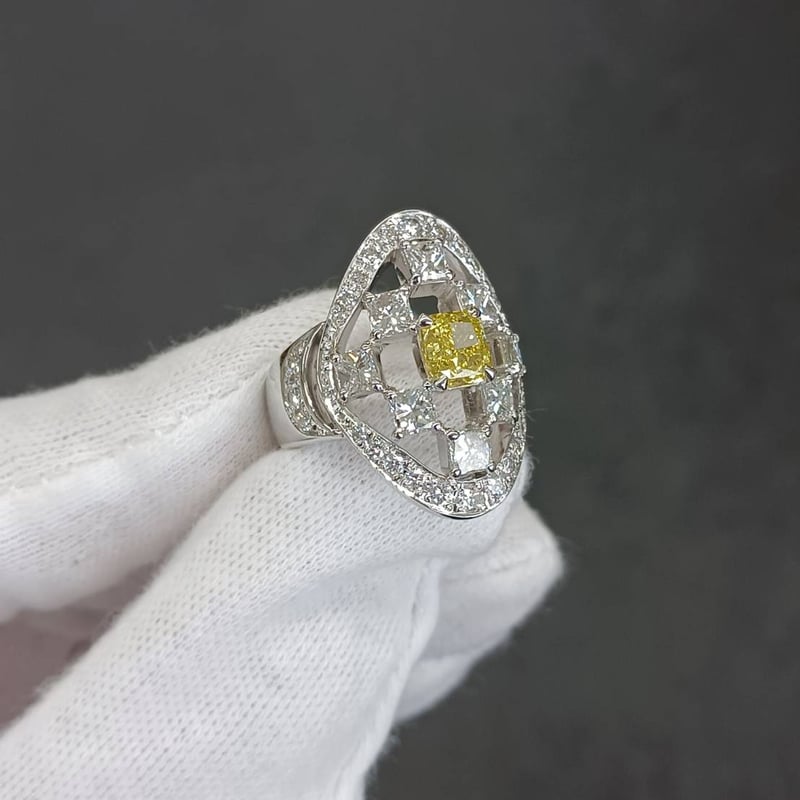 CGL鑑定書付】PTイエローダイヤモンド 1.00ct FANCY VIVID YELLOW
