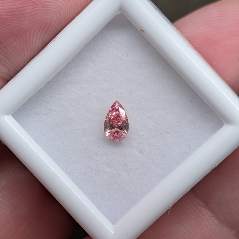 合成ピンクダイヤモンド 0.30ct ペアシェイプカット ルース 濃い色