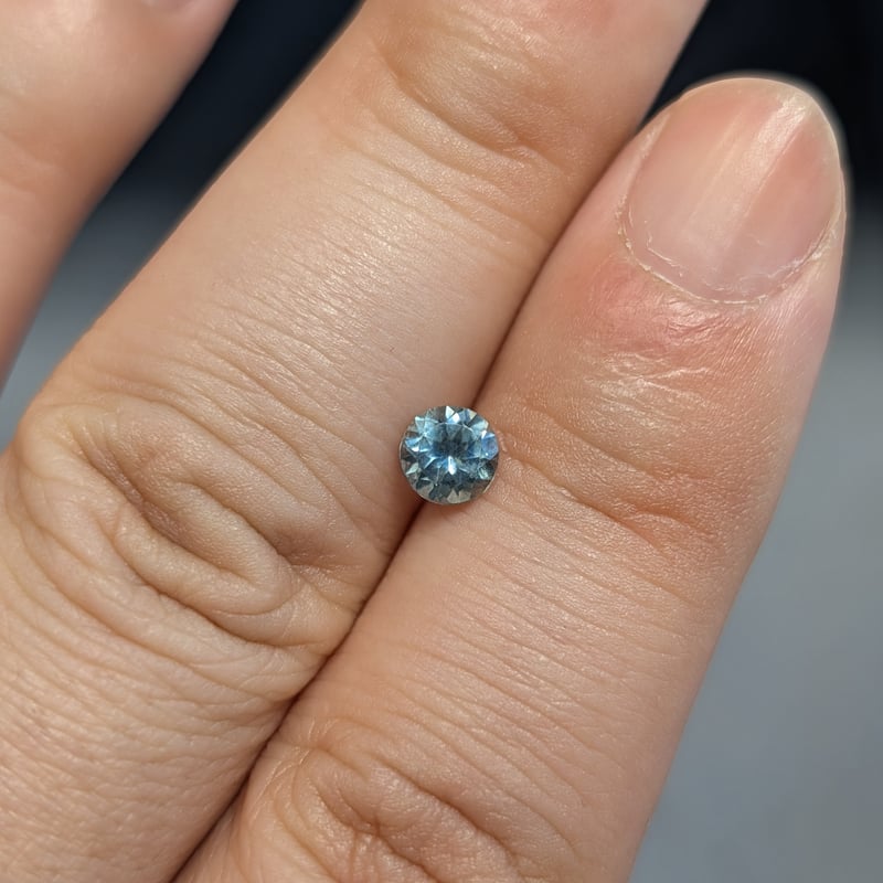 モンタナサファイア モンタナサファイア 0.65ct 5.04mm ラウンドカット ルース | 鈴木屋