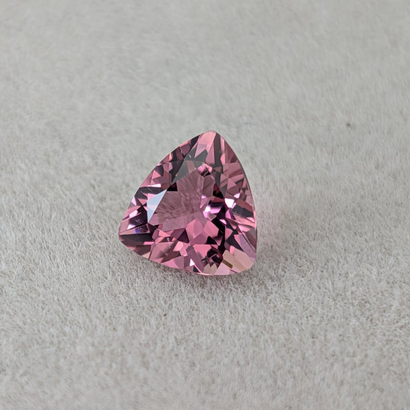 ピンクトルマリン 0.69ct 5.89㎜ トリリアントカット ルース | 鈴木屋