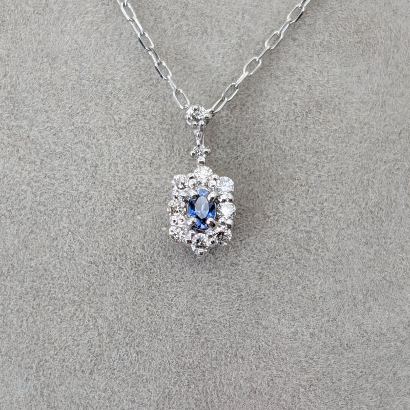 PTベニトアイト 0.053ct D0.10ct オーバルヘイローペンダント 45cm