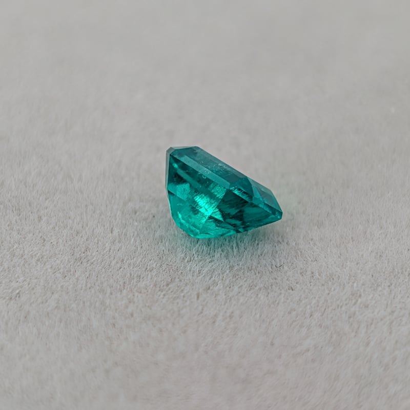 GIA鑑別書】エメラルド（F1） 0.79ct 5.86×5.02×3.96mm オクタゴン